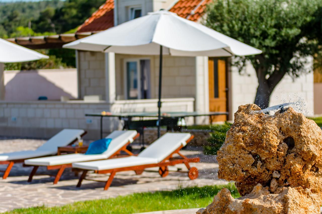 Villa Mis Supetar Bagian luar foto