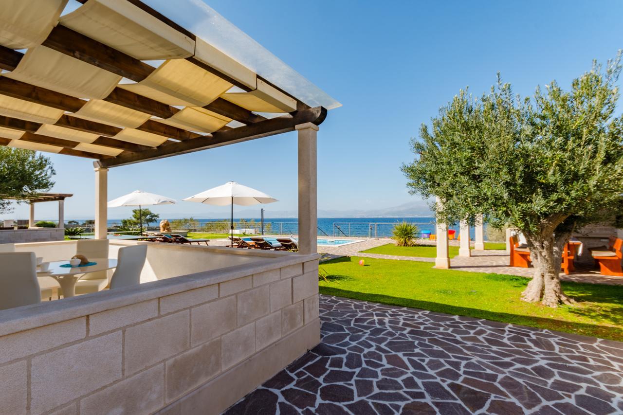 Villa Mis Supetar Bagian luar foto
